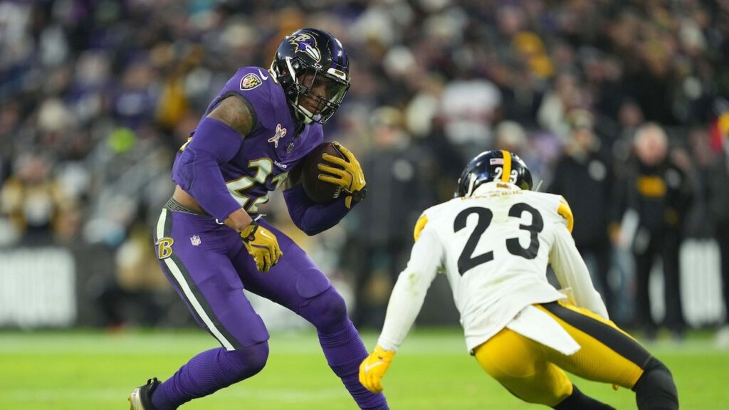 Ravens take down Steelers to keep AFC North race open